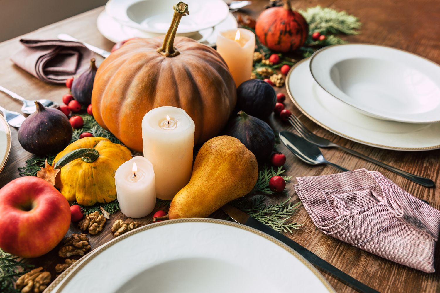 How to Use Nature in Your Thanksgiving Decor - TalkToTucker.com